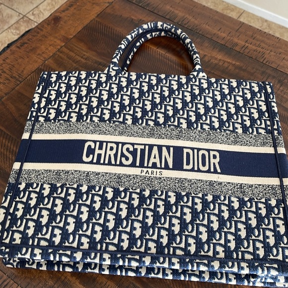 Bag - Picture 3 of 5